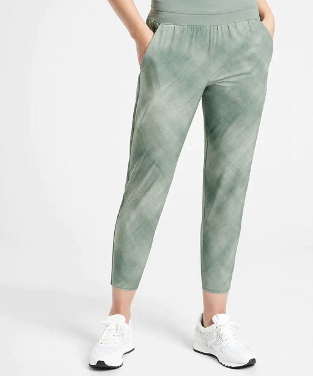 ATHLETA Nolita Slim Tapered Green Pants // 4
